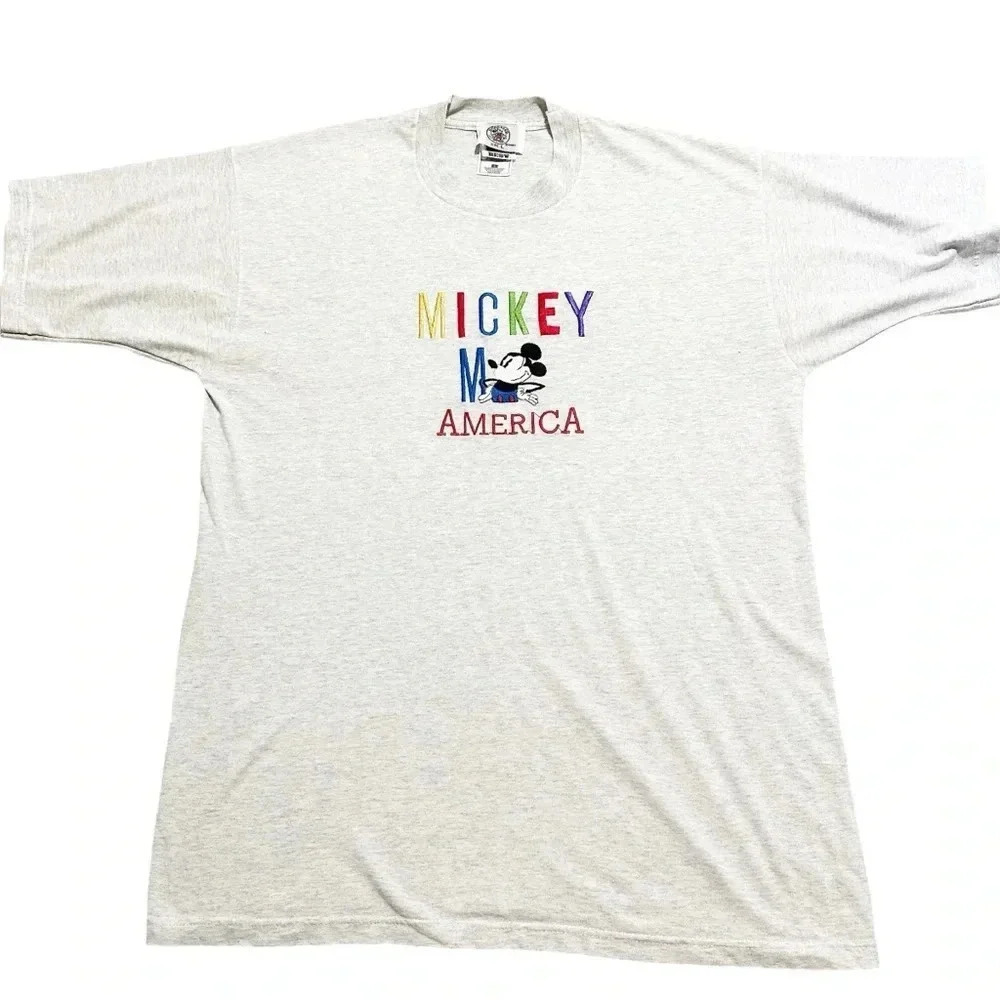 Y2K Disney• Men’s Mickey Mouse America gray t shirt 
Size large